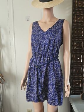 Love in Navy Geometric V-Neck Sleeveless Mini Dress